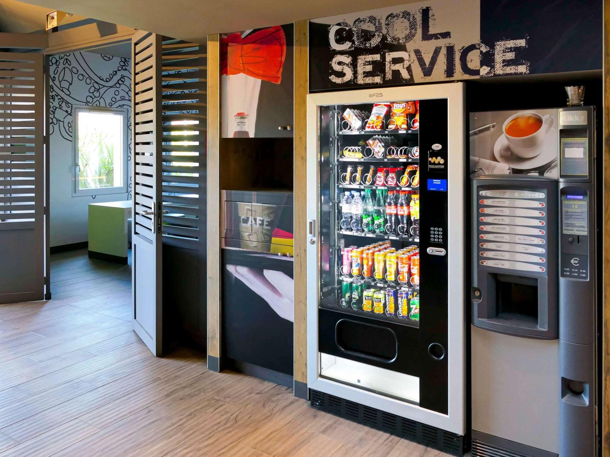 Ibis Budget Beauvais Aeroport Tillé Esterno foto